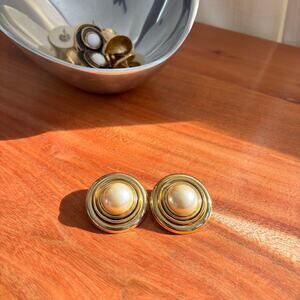 80s Style Gold Tone Faux Pearl Clip On Earrings Glamoratti